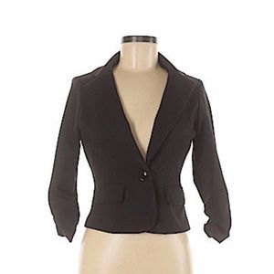 Three-Quarter Sleeve Cropped Blazer